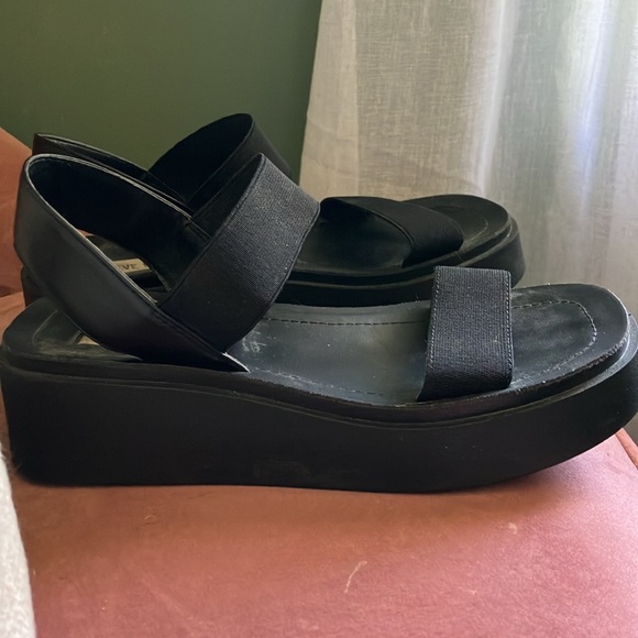 Steve Madden Flatform Sandals - Picture 4 of 5